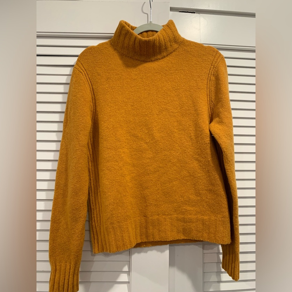 Excellent JCrew PointSur funnel neck mustard cozy casual women’s sweater size M